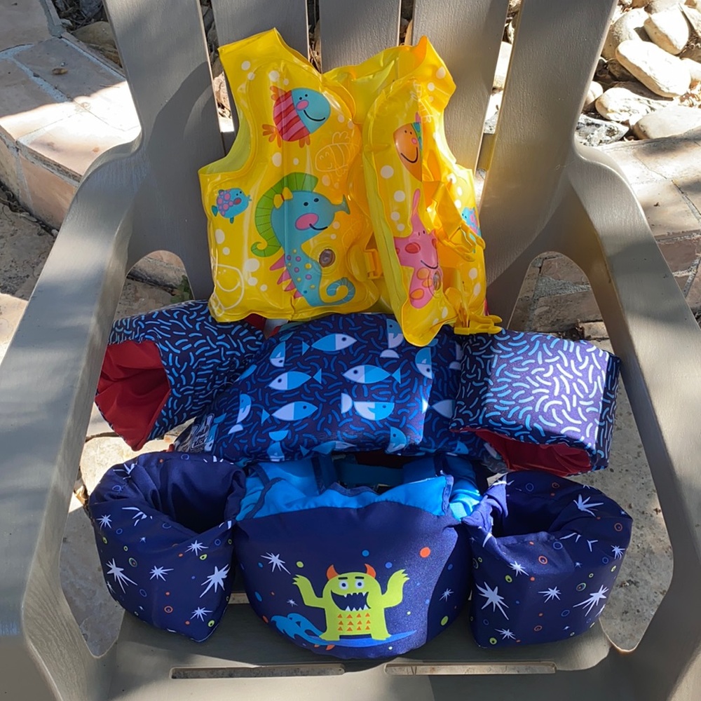 3 kids Pool floats Good used condition bundle of 3